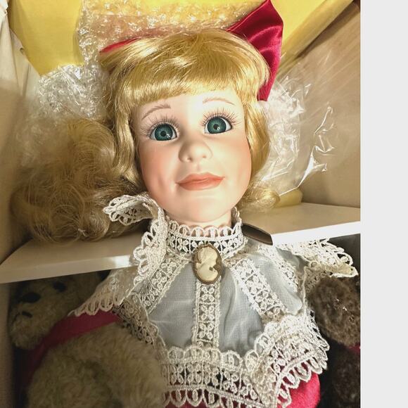 Connoisseur Collection Doll by Seymour Mann 1997 "The Bear Collector" NEW in Box - Picture 1 of 12